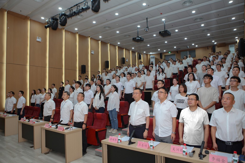 华天集团建设十九周年表扬大会暨文艺晚会盛大举行